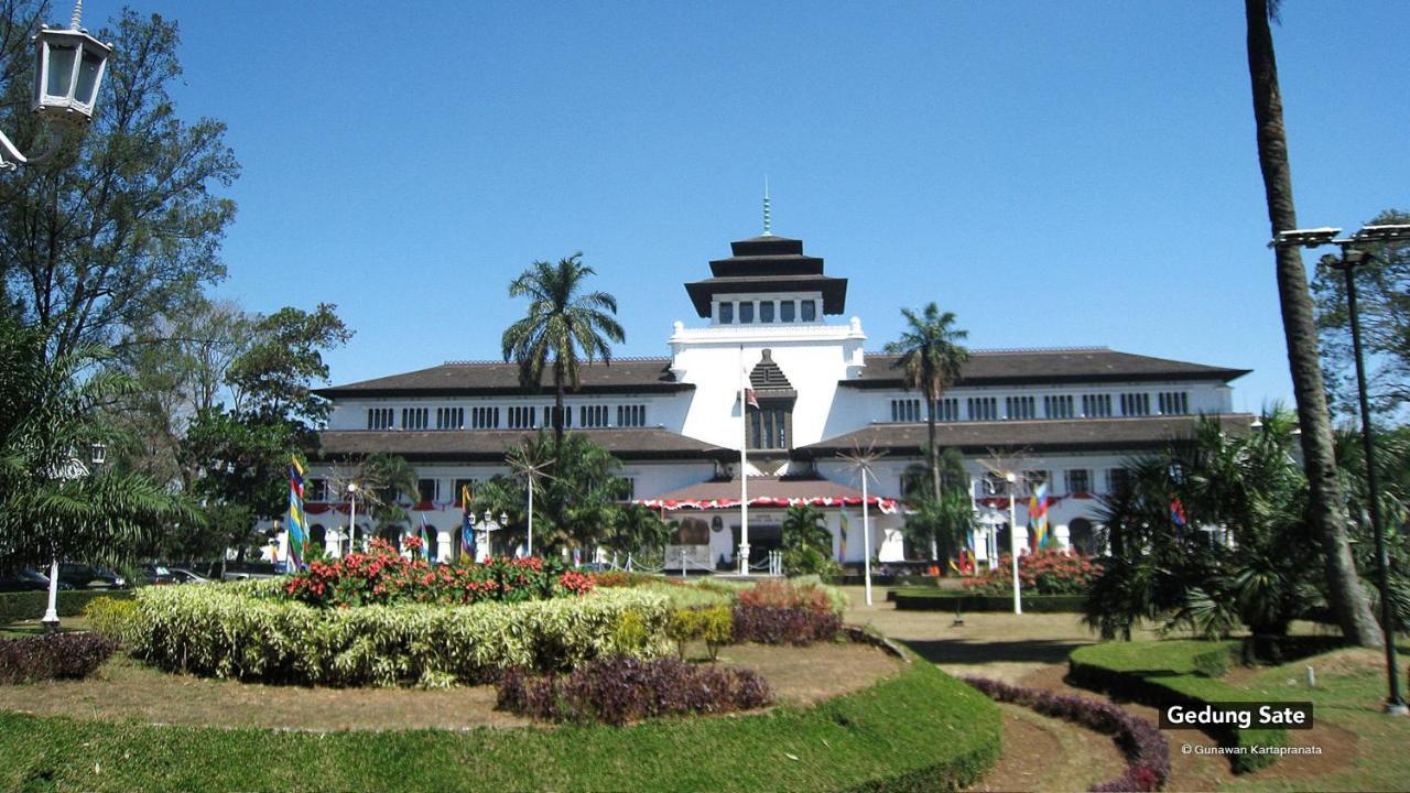 Hotel Bantal Guling Alun Alun Bandung Exteriér fotografie