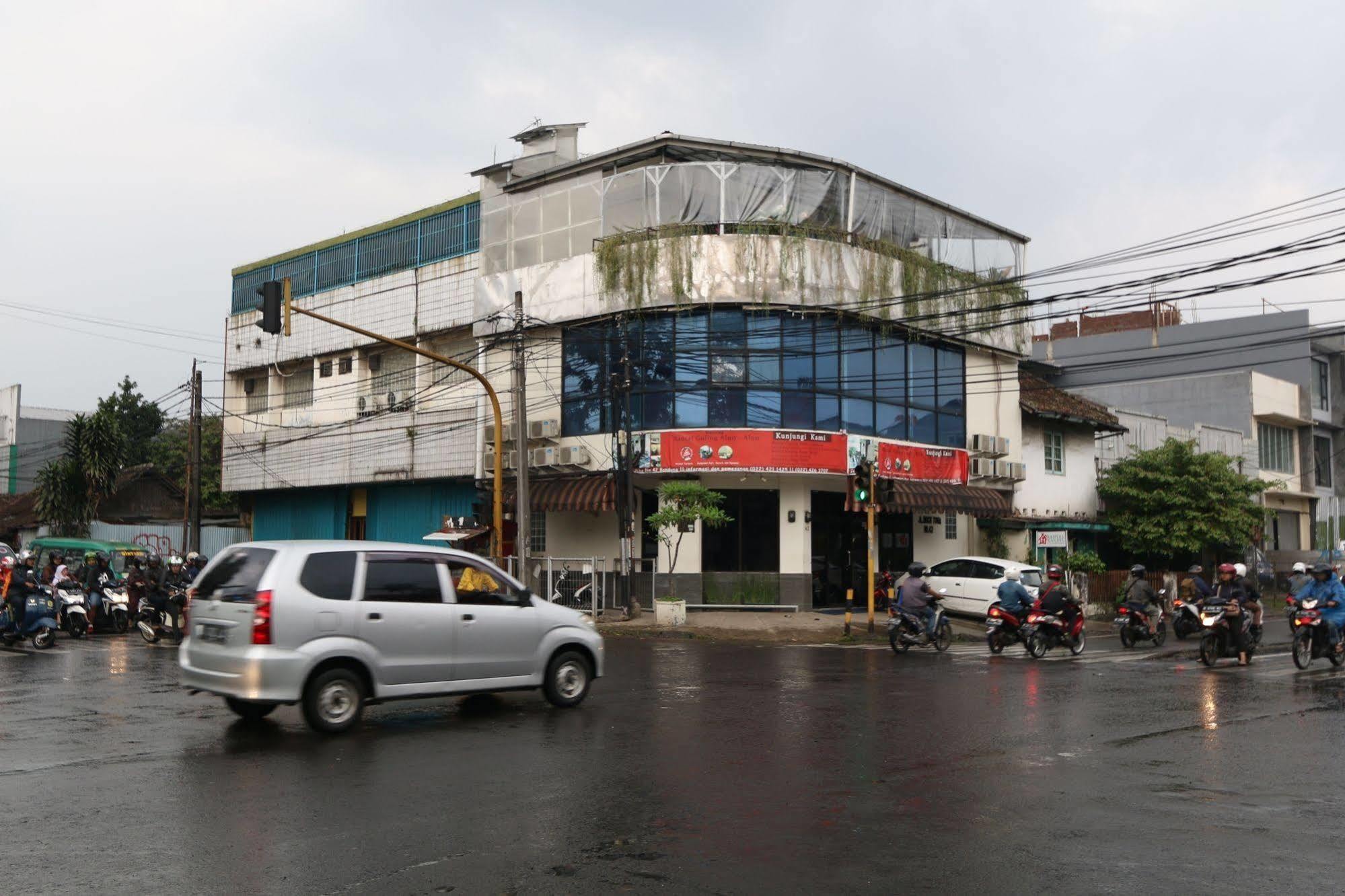 Hotel Bantal Guling Alun Alun Bandung Exteriér fotografie
