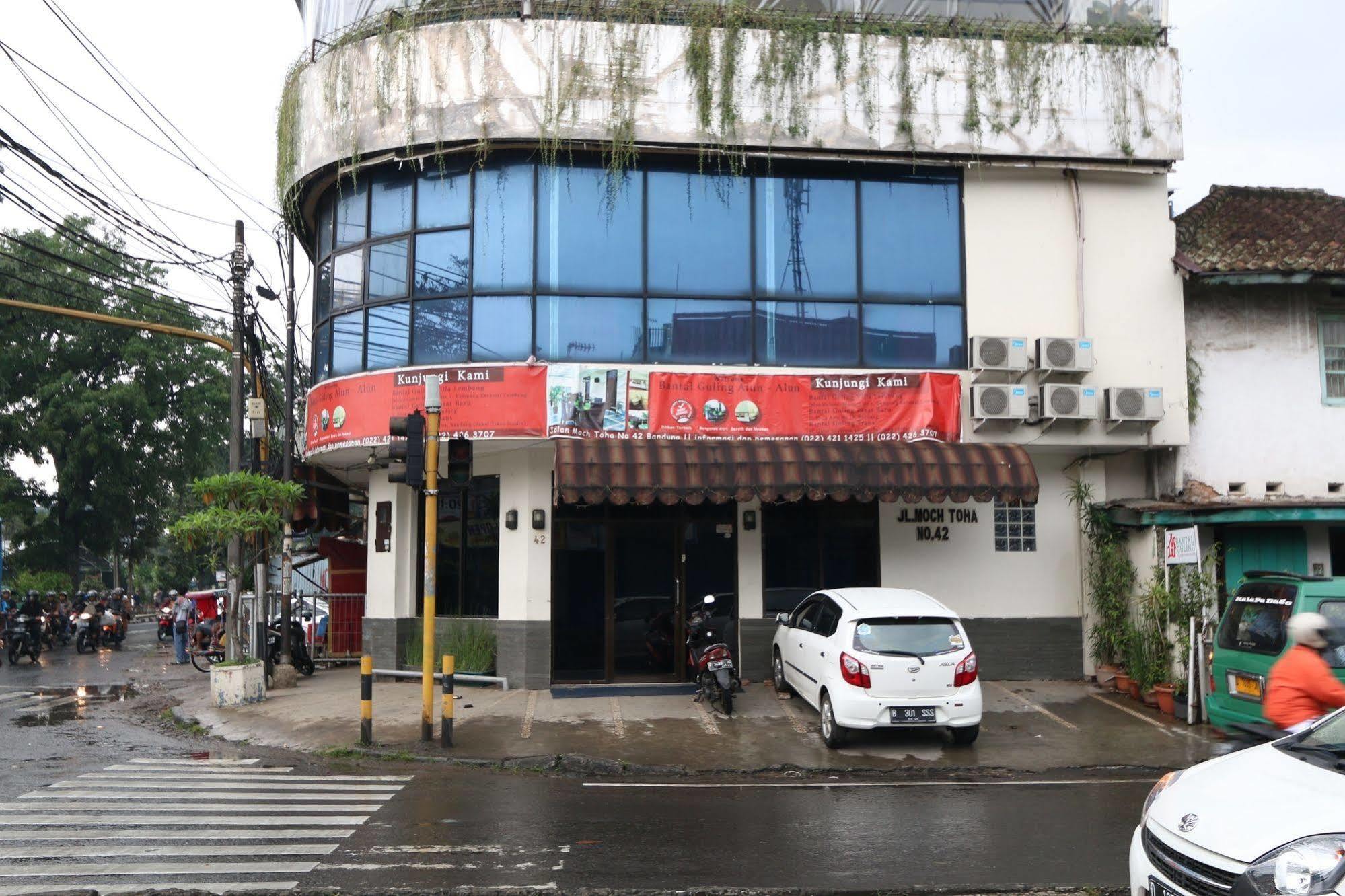 Hotel Bantal Guling Alun Alun Bandung Exteriér fotografie