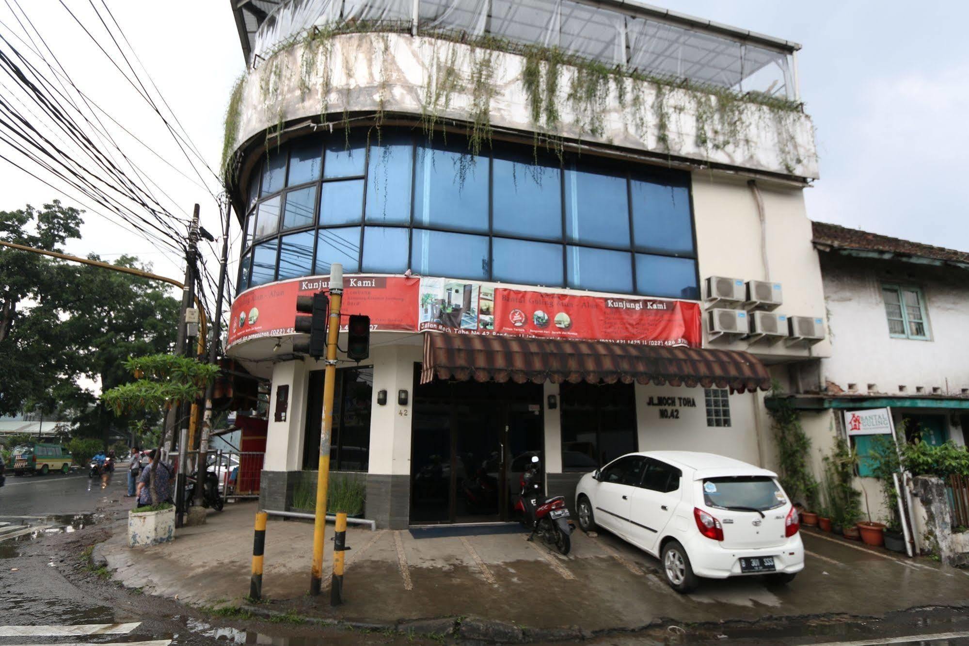 Hotel Bantal Guling Alun Alun Bandung Exteriér fotografie